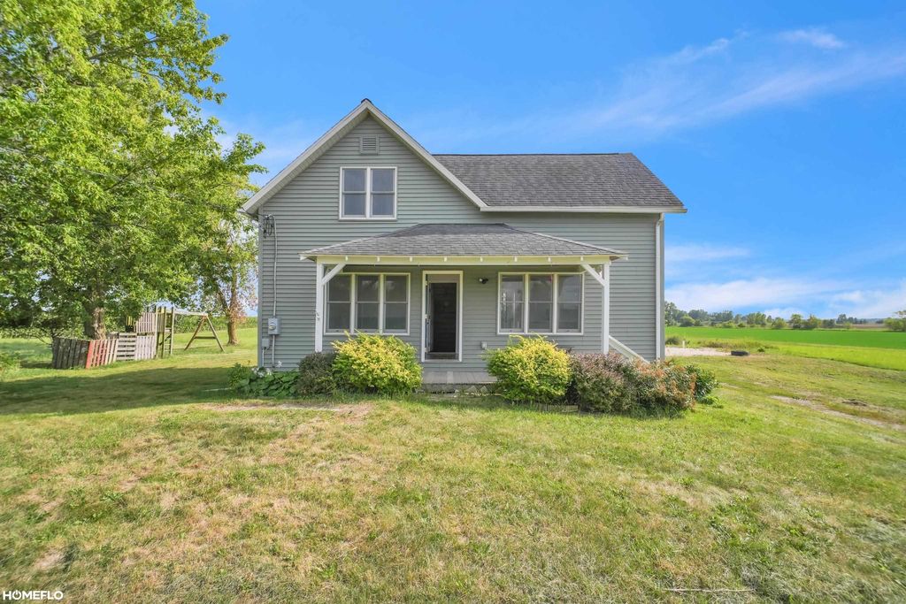 3818 E Hammell Beach Rd, Whitney township