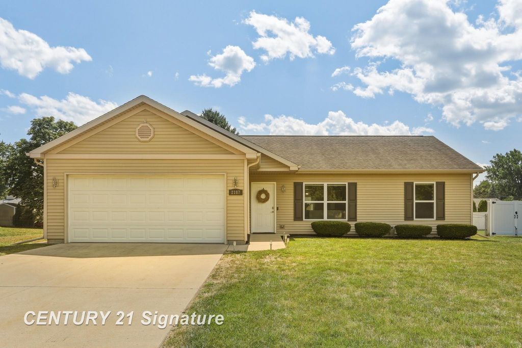 2187 Moonglow Ct, Saginaw charter township
