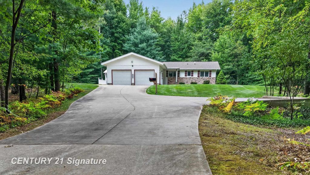 3846 E Monroe Rd, Larkin charter township