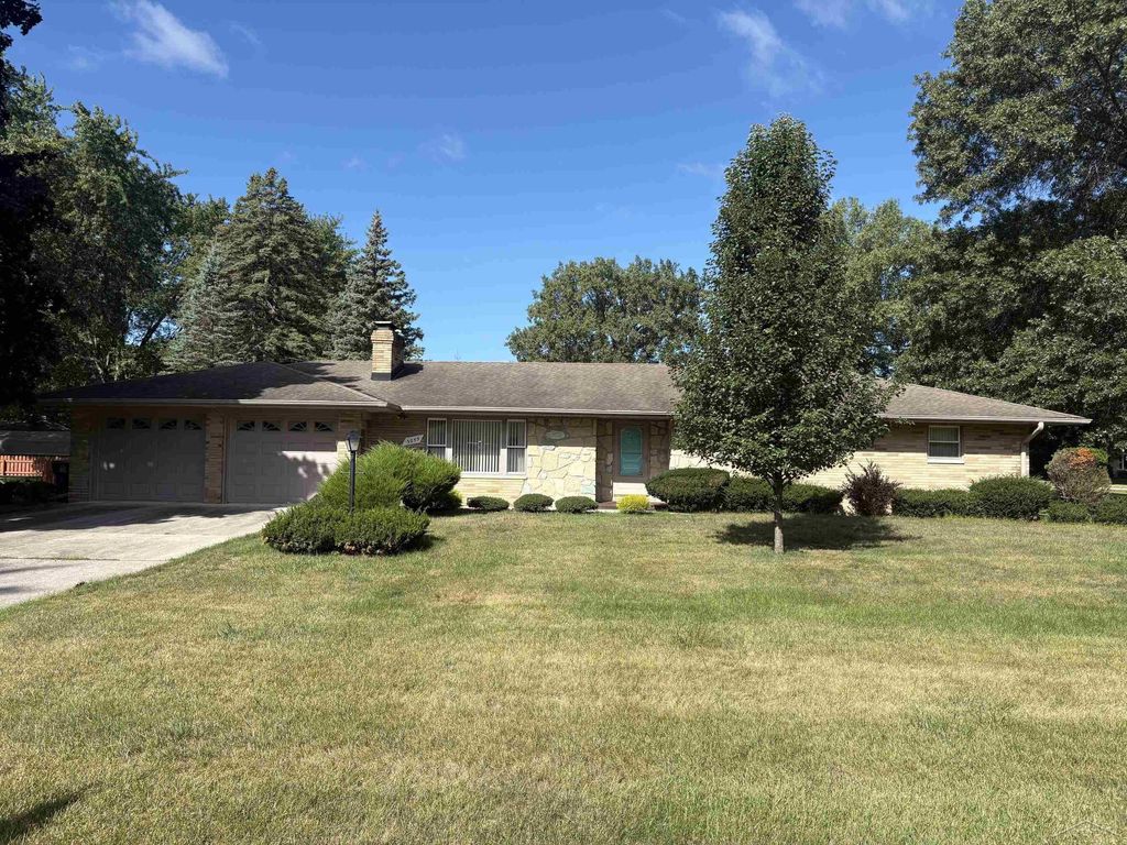 3055 W Navaho Trail Dr, Thomas township