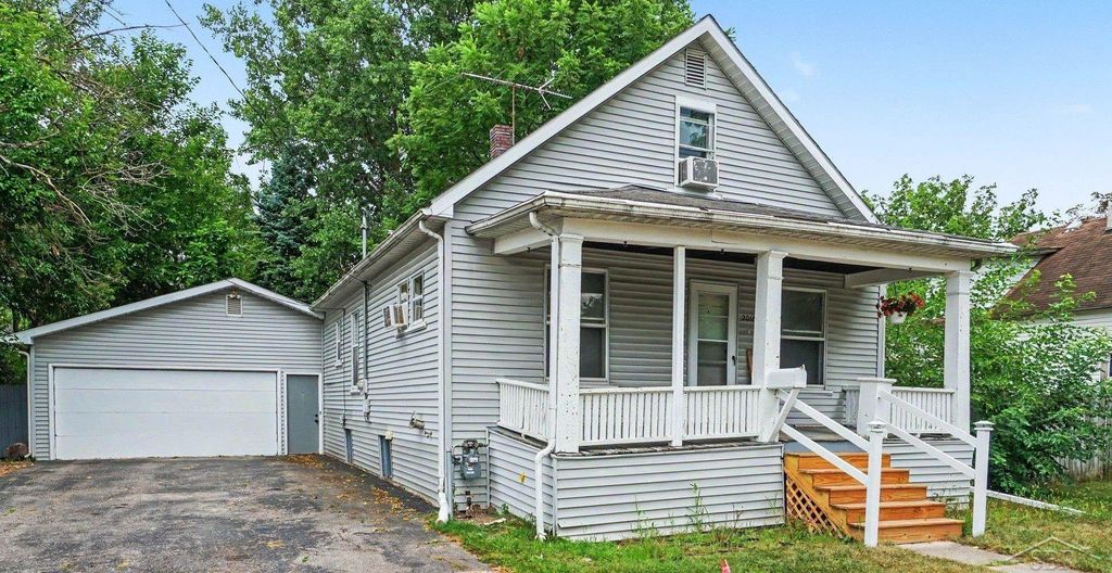 2018 N Woodbridge St, Saginaw city