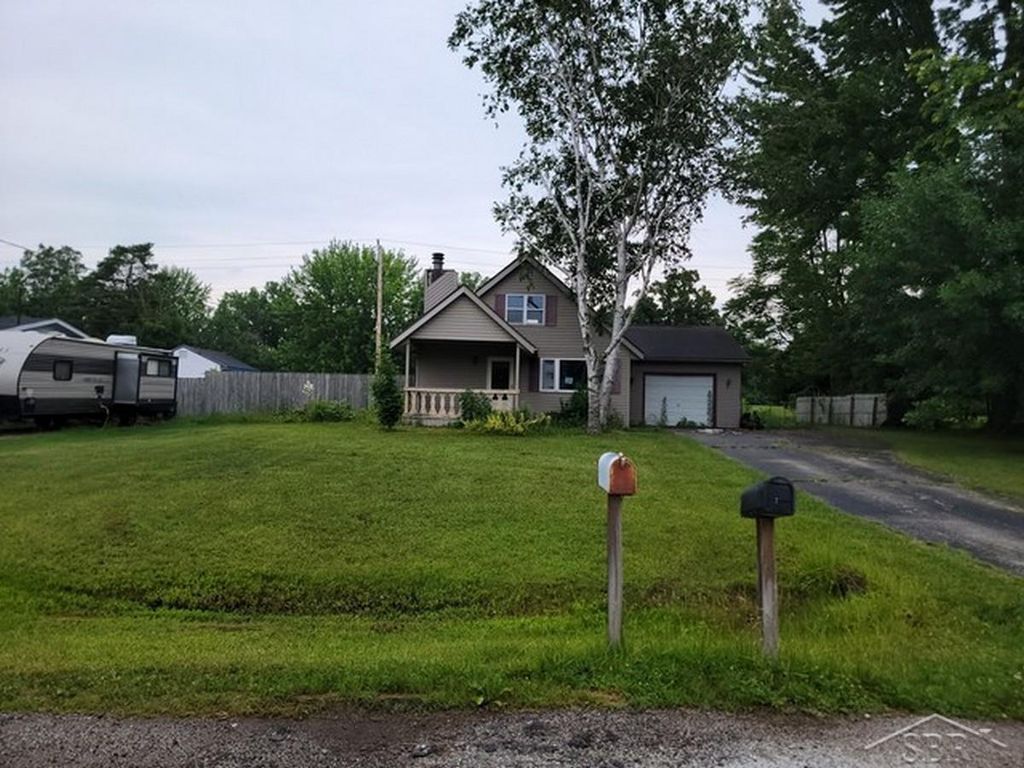 4768 Clunie St, Saginaw charter township