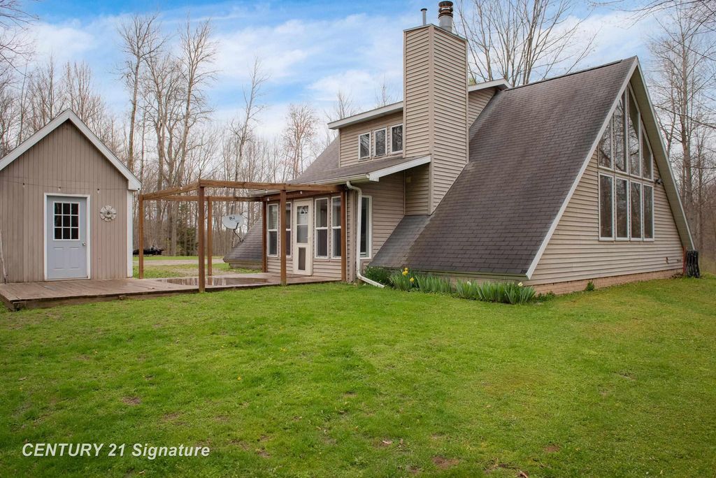 1180 Winding Wood, Grant township