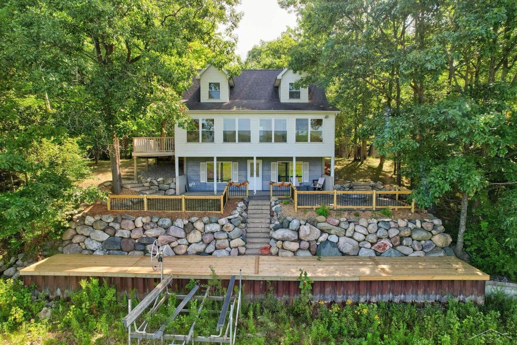 3272 Ozark Rd, Billings township