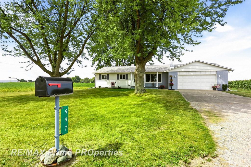 997 E Warner Rd, Hampton charter township