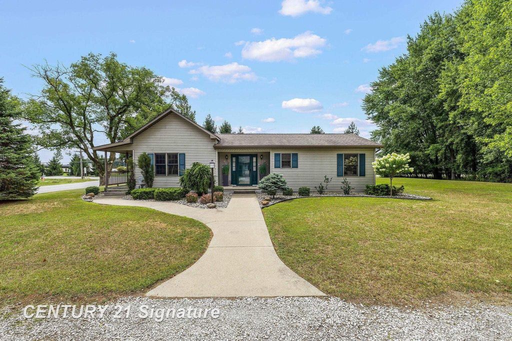 1545 N Graham Rd, Thomas township