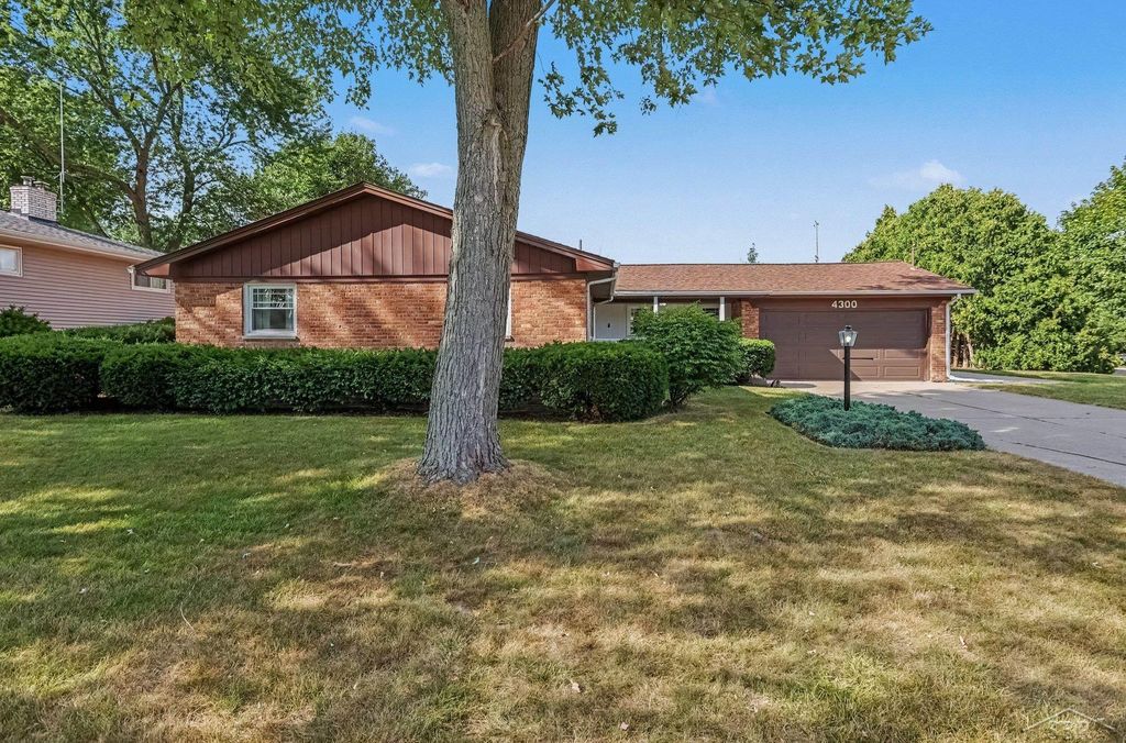 4300 Clement Dr, Saginaw charter township