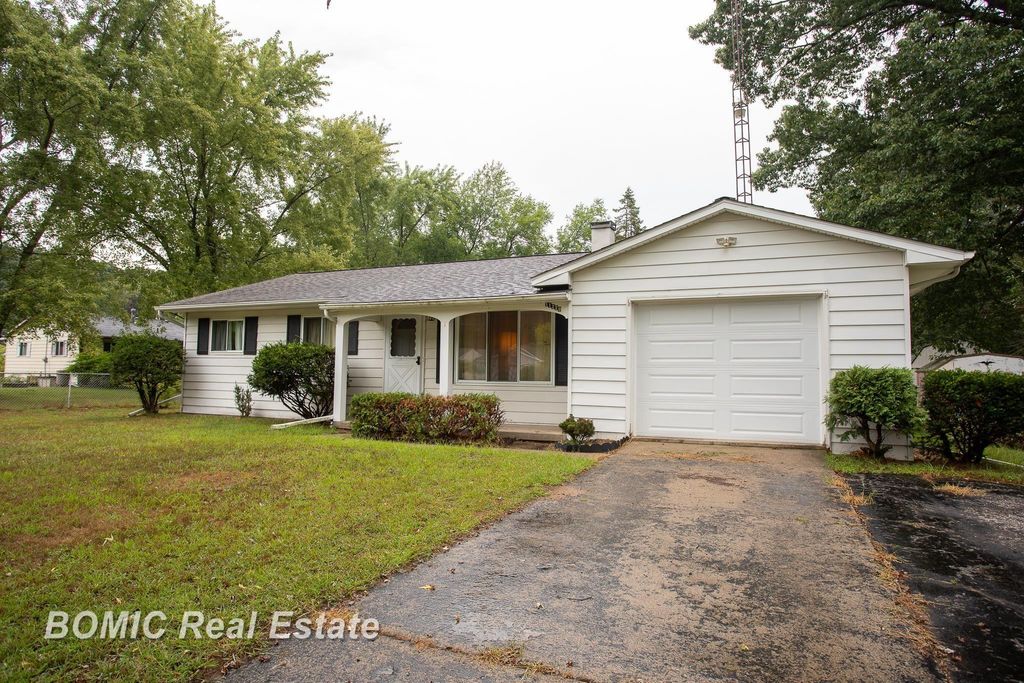 11220 Langdon Dr, Vienna charter township
