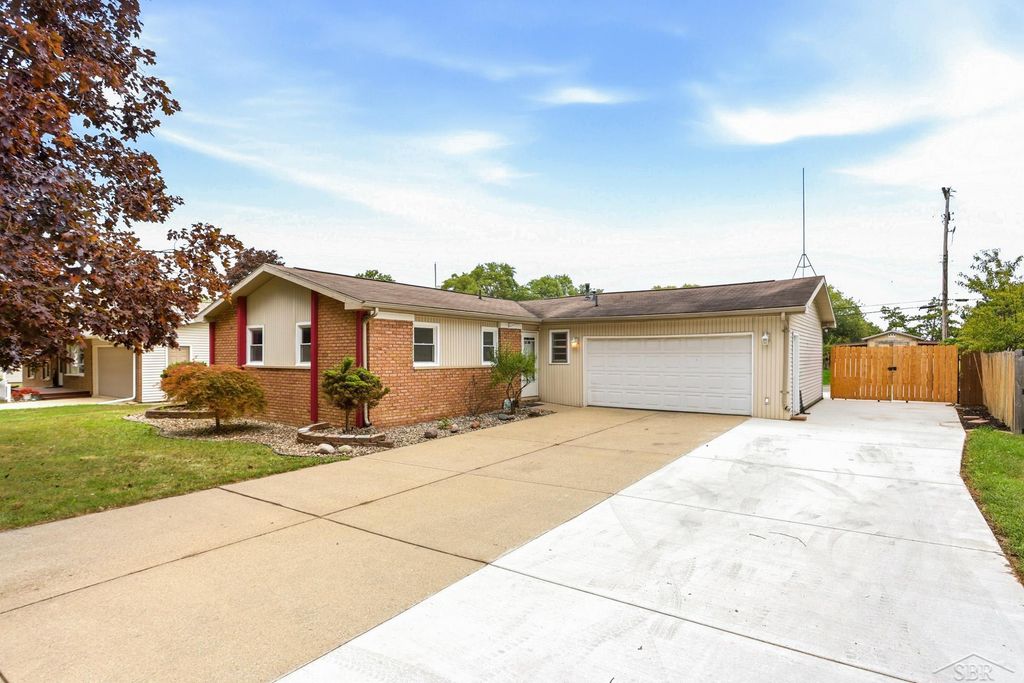 2904 Clayburn Rd, Saginaw charter township