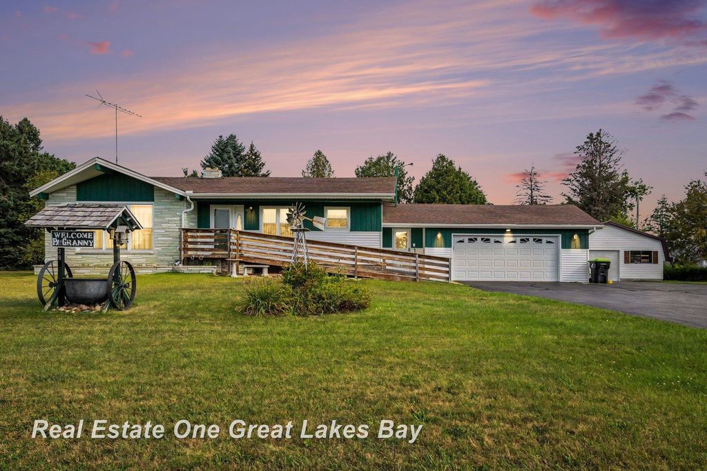 3822 Worth Rd, Standish township