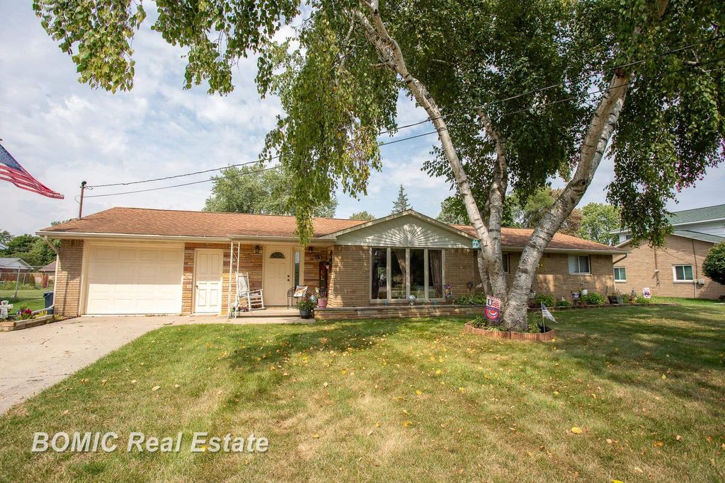 7805 Beech St, Birch Run village