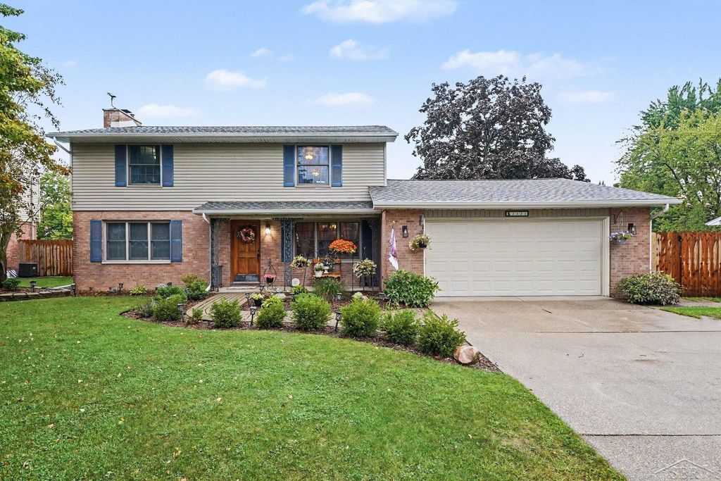 3351 Parkway Dr, Monitor charter township