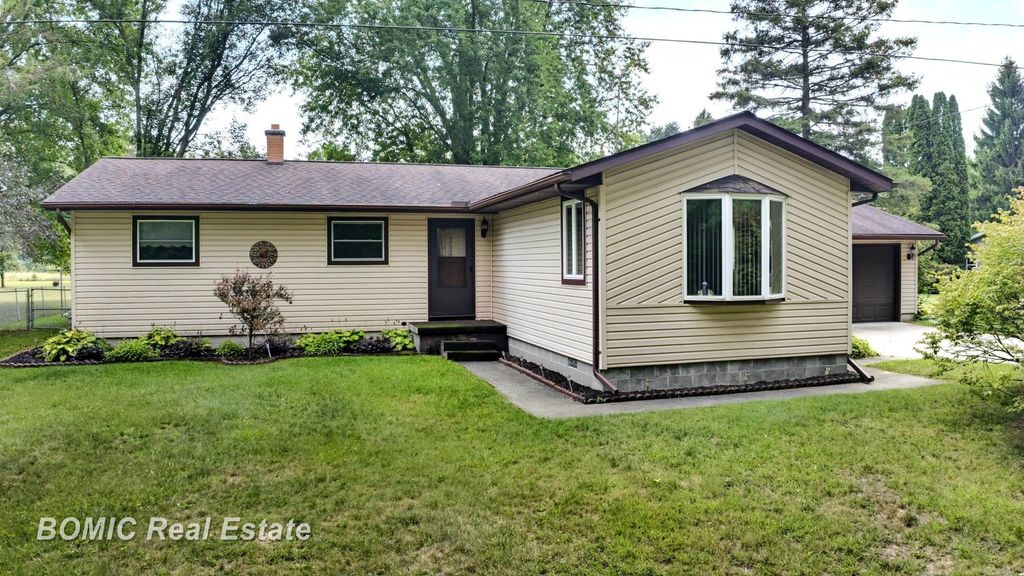 9300 Canada Rd, Birch Run township
