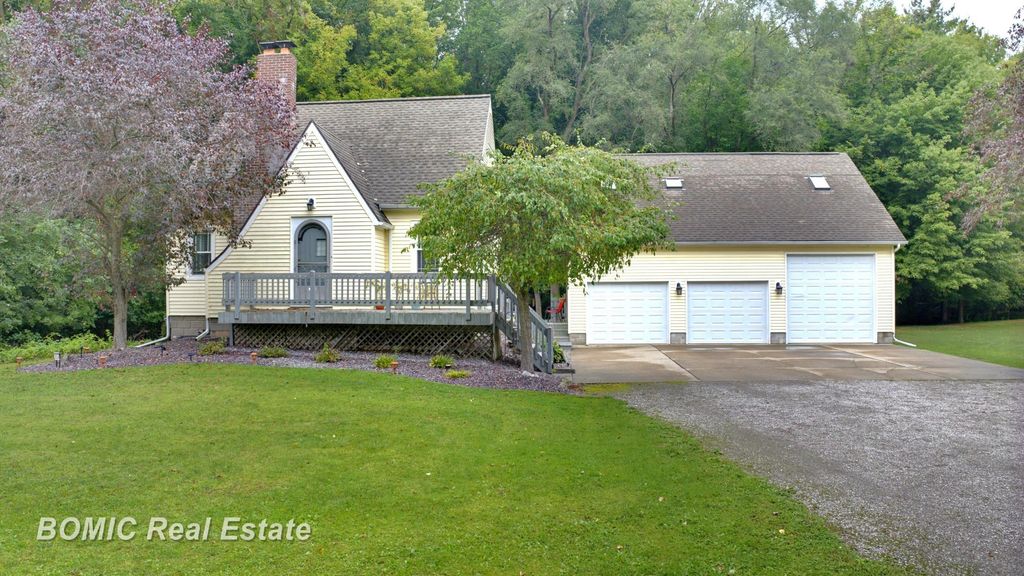 3934 Grotto Rd, Bridgeport charter township