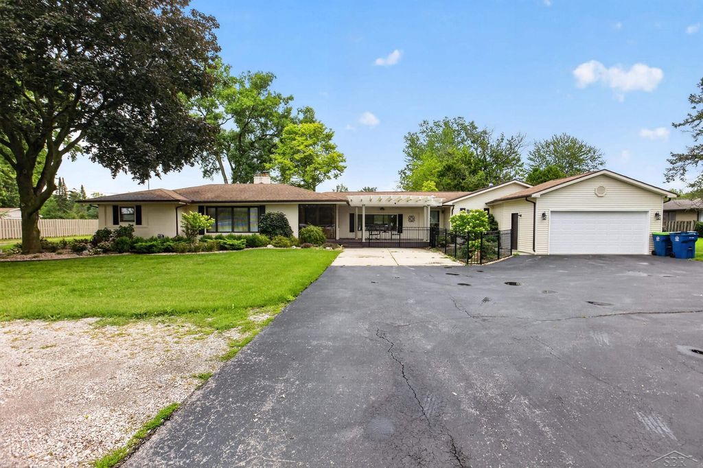3850 Midland Rd, Saginaw charter township