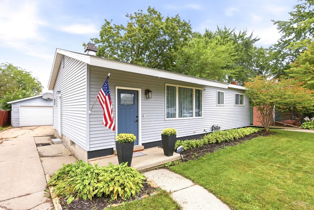 1414 Clay St, Midland city