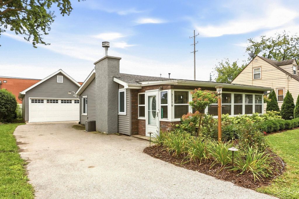 2116 Anderson Rd, Saginaw charter township