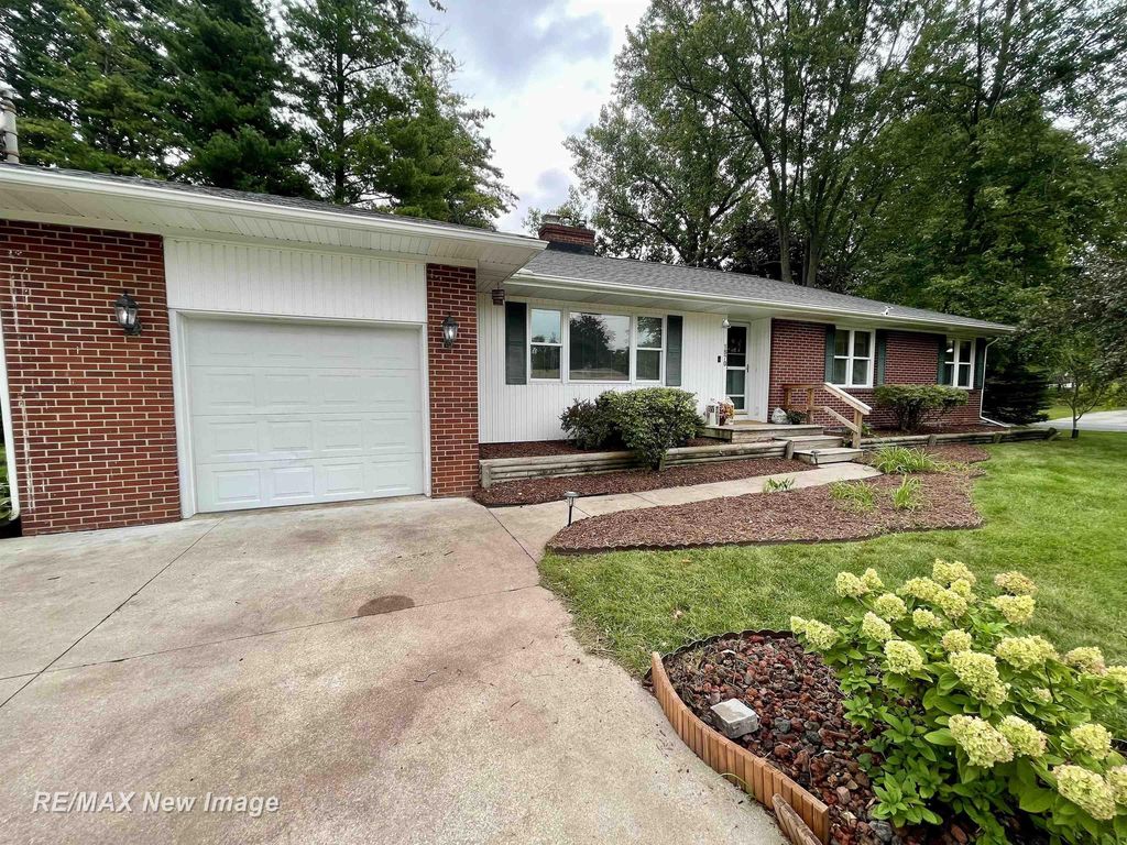 1870 Mcarthur St, Saginaw