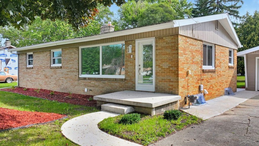 3285 Bertha Dr, Saginaw