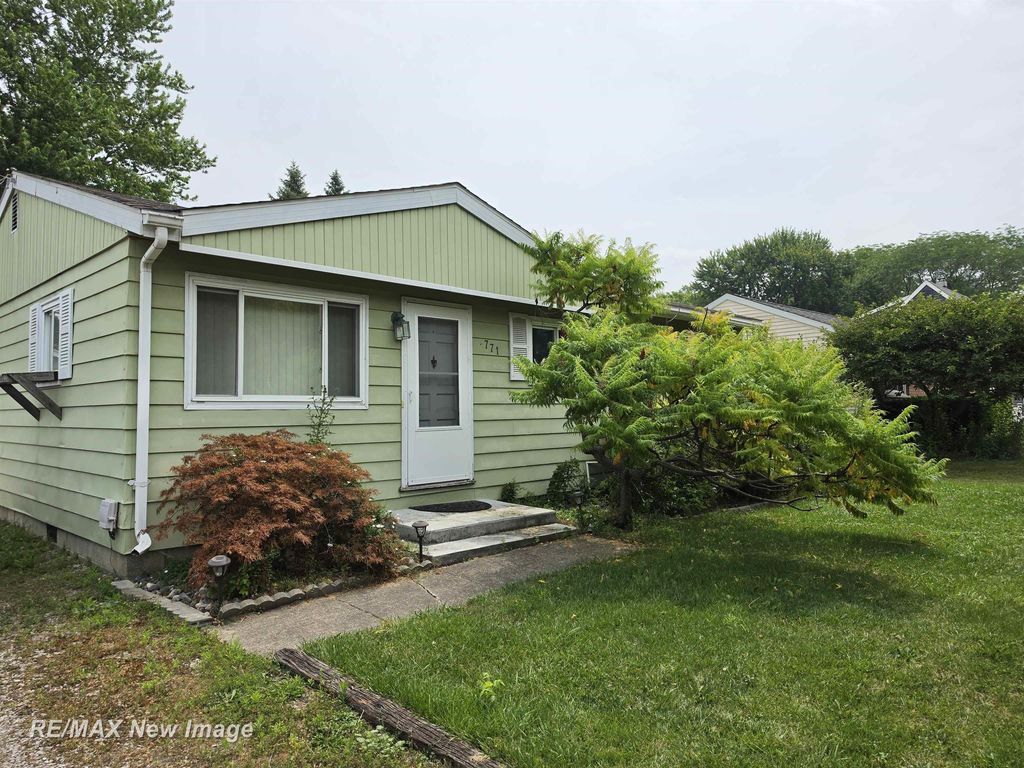 771 S Center Rd, Saginaw