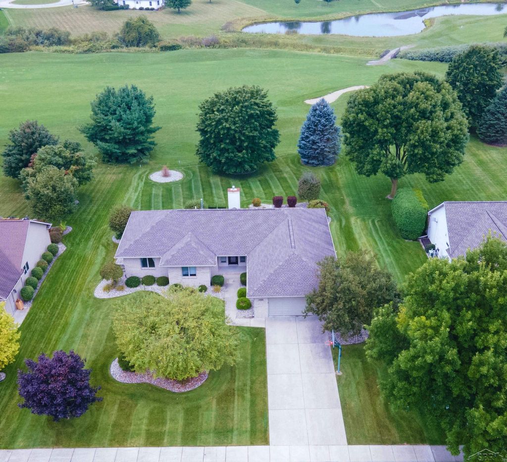 1349 Kennely Rd, Saginaw