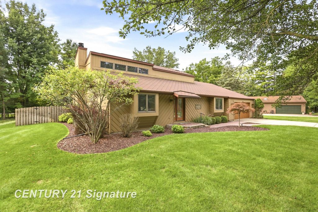 8461 W Glencairn Dr, Saginaw