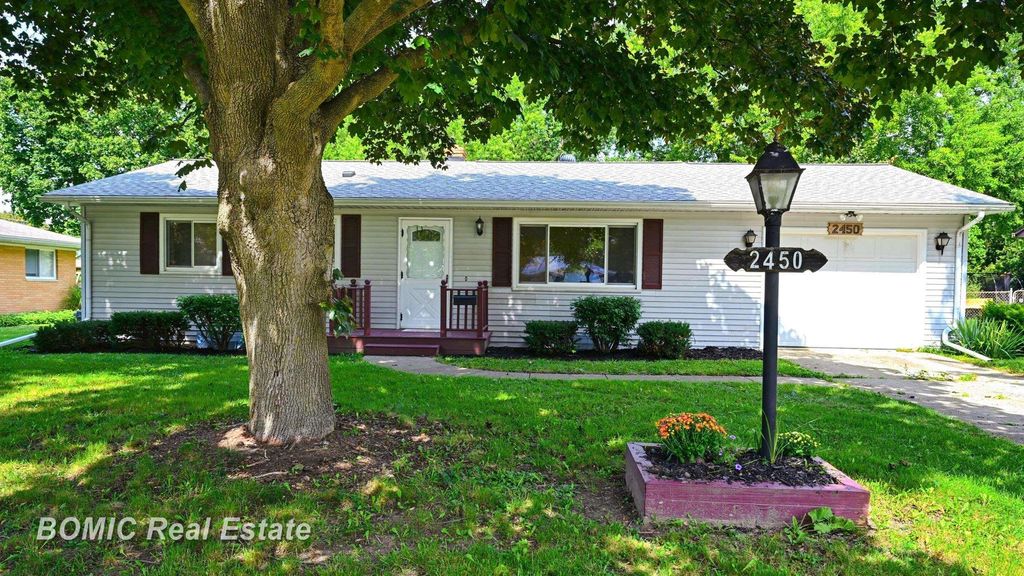 2450 Yellowstone St, Saginaw