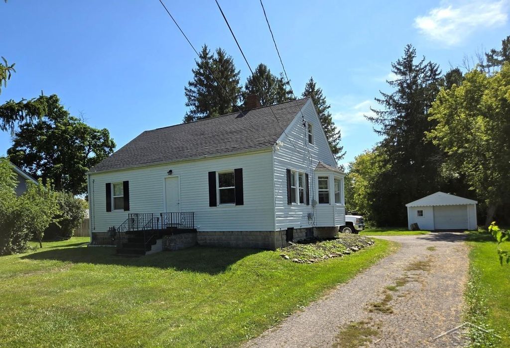 3715 Shattuck Rd, Saginaw