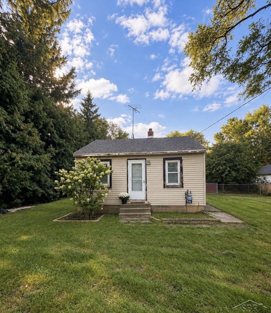3435 N Center Rd, Flint