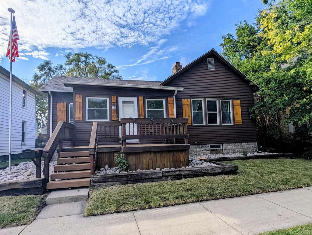 319 N Madison Ave, Bay City