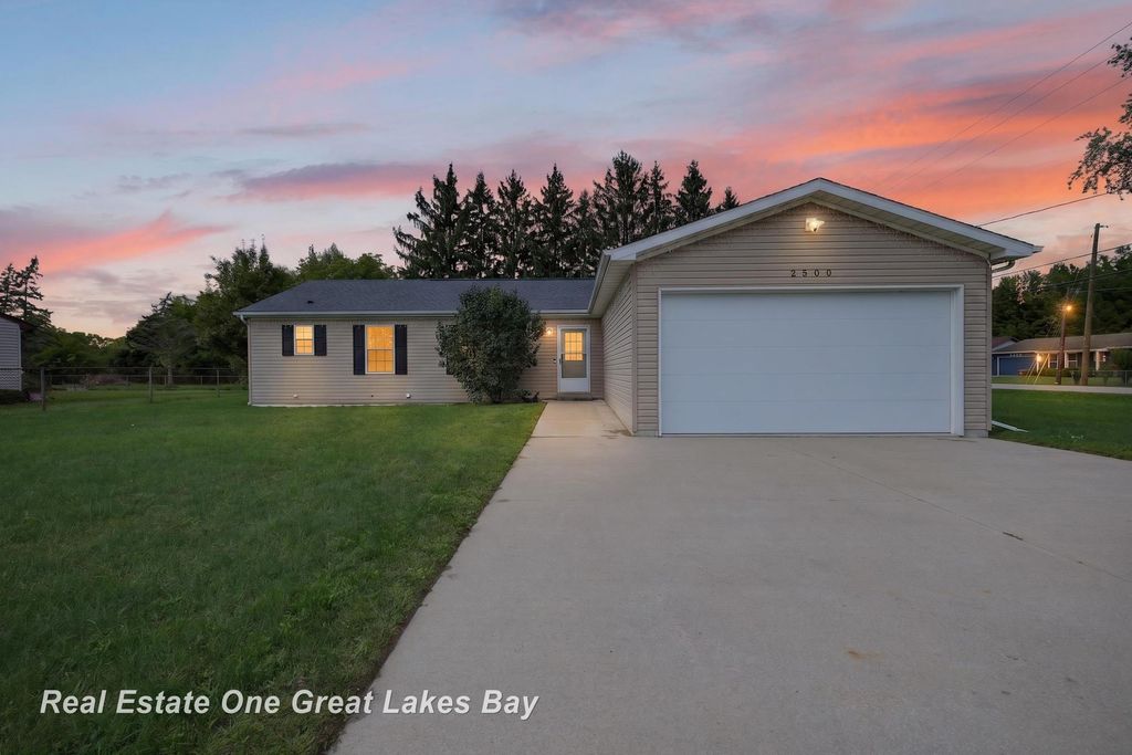 2500 Starlite Dr, Saginaw