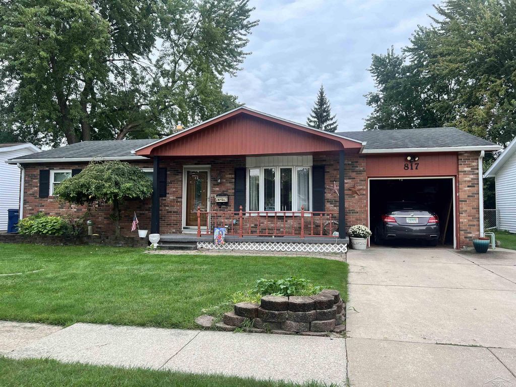 817 Piper Dr, Saginaw