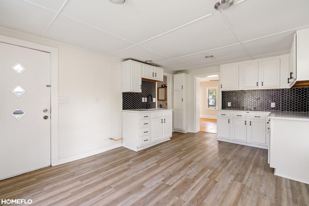 240 W 3rd St, Imlay City
