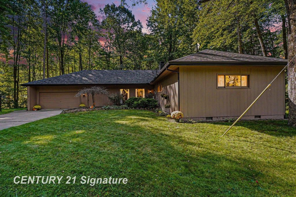 547 W Peterson Dr, Sanford
