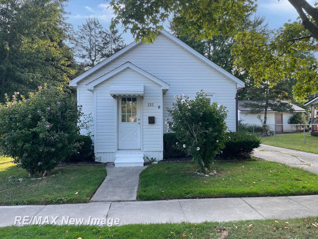 131 S Melze St, Merrill village