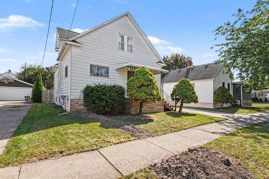 715 S Sheridan St, Bay City