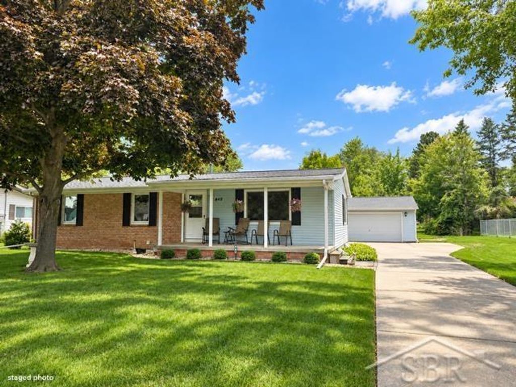 845 Roeser Dr, Freeland