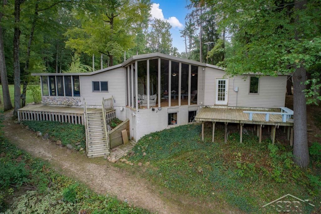90 Wiley Ln, Midland