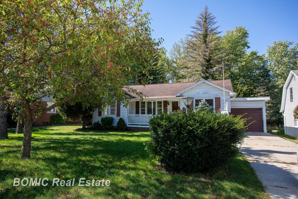 446 Goodrich St, Vassar