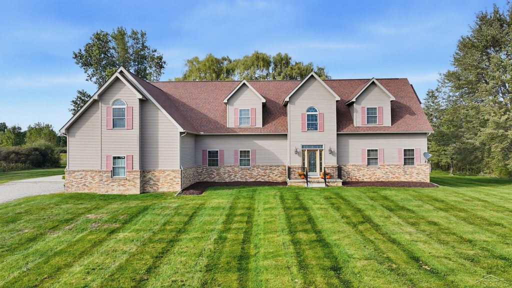 11111 Canada Rd, Birch Run