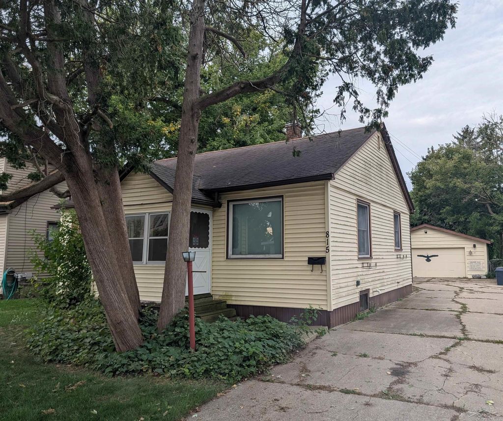 815 B St, Saginaw