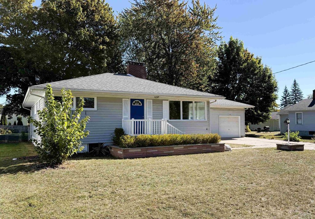 1004 Joseph St, Bay City