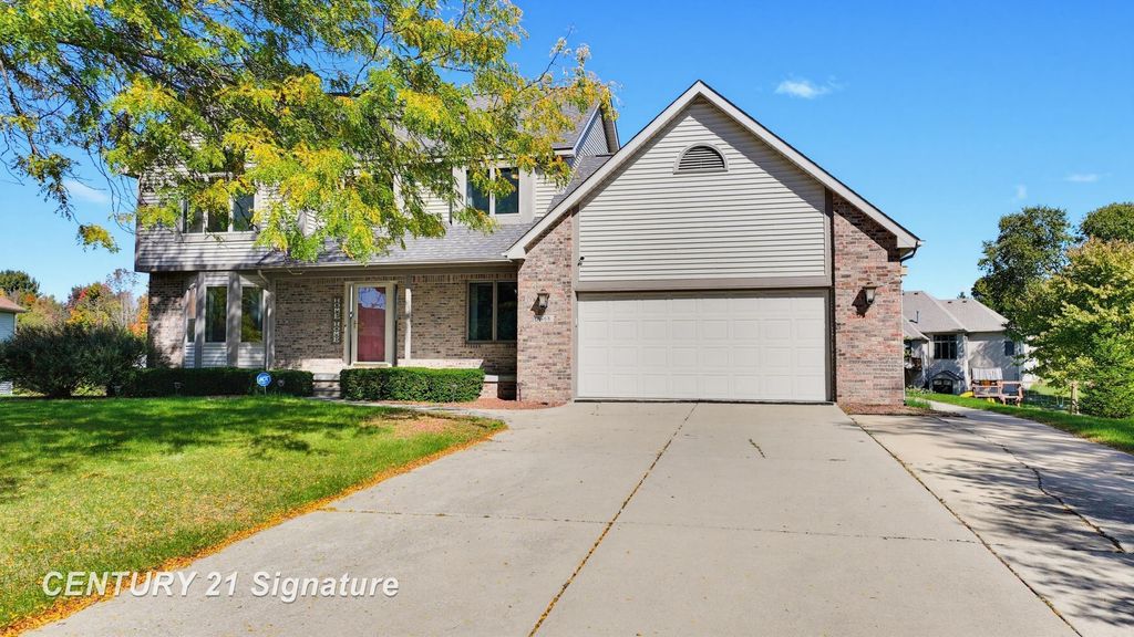 6468 Marble Ln, Flushing