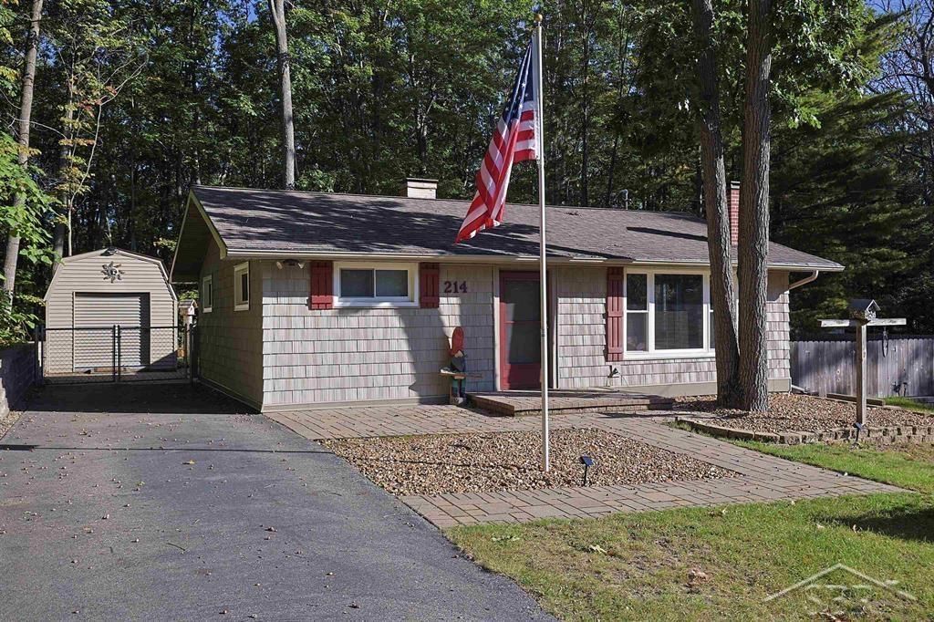 214 Dunlop Dr, Roscommon