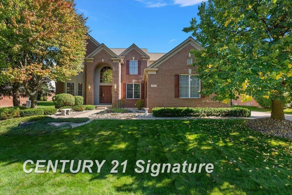 966 Hollow Corners Ct, Rochester
