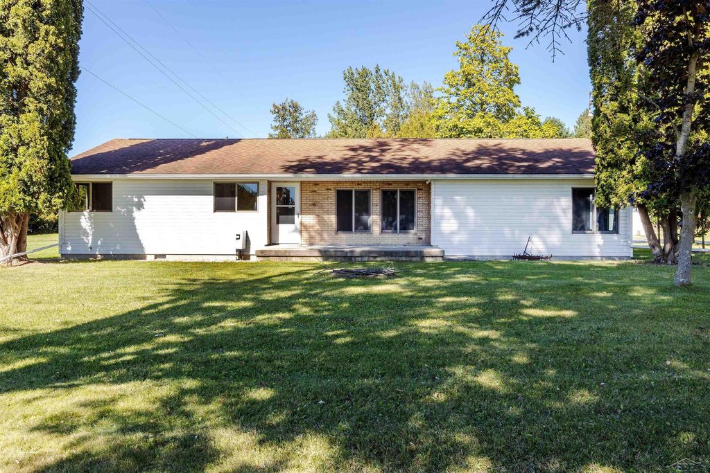215 E Saginaw Rd, Sanford