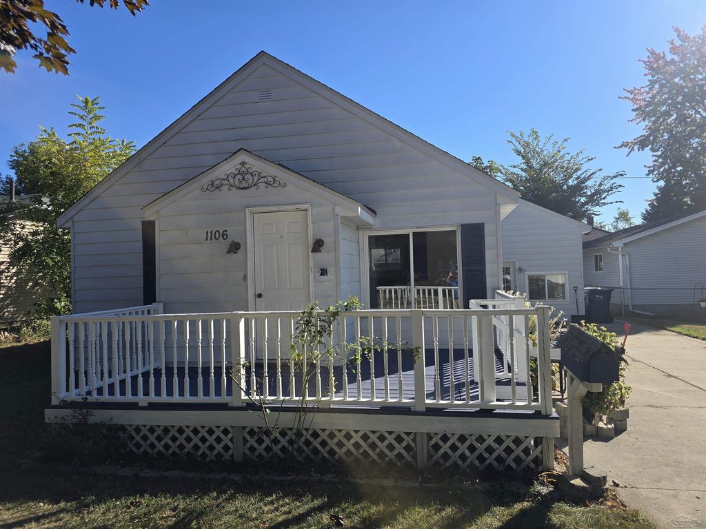 1106 N Dean St, Bay City