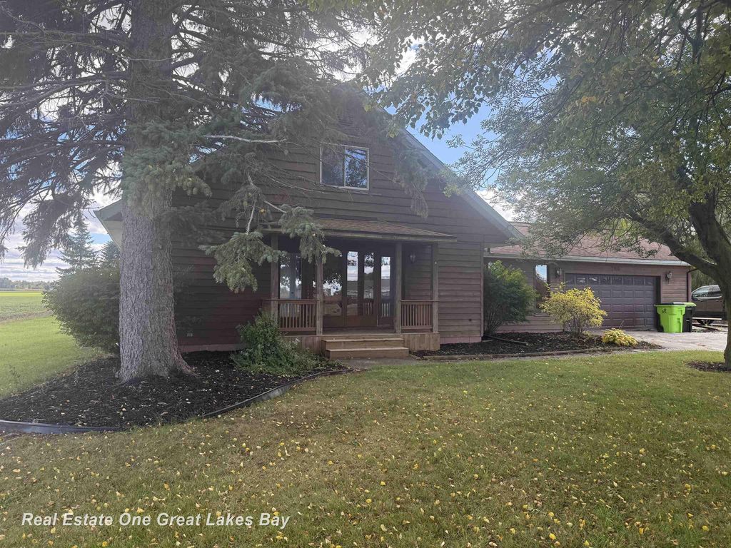 2160 River Rd, Kawkawlin