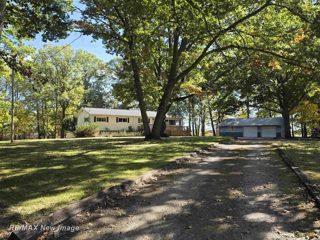 13977 W Burt Rd, Chesaning