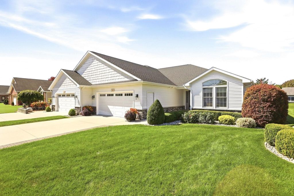 20 Hanover Dr, Frankenmuth